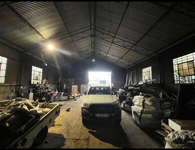 1,700M² WORKSHOP FOR SALE IN DAGGAFONTEIN